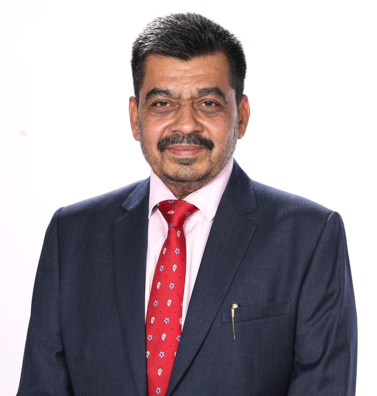 Shri. Vivek Kapadia
